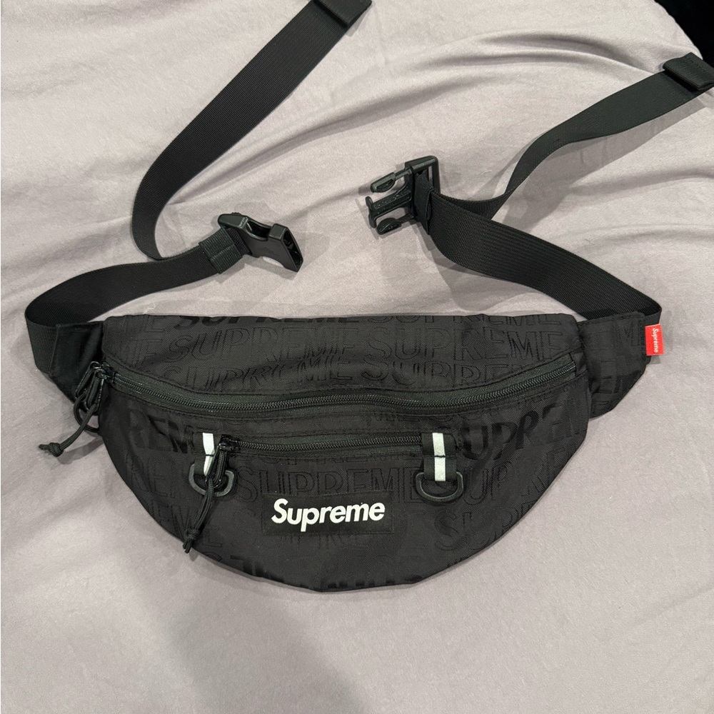 Authentic Supreme fannypack